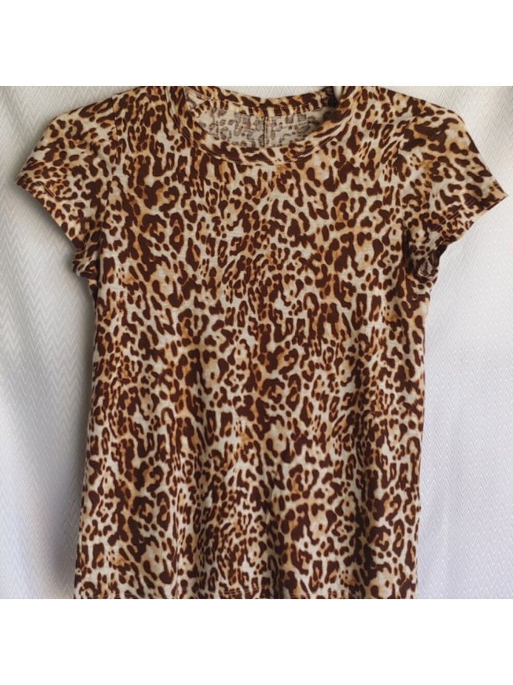 Banana Republic Leopard Print Women's Tee size Small - Picture 3 of 12